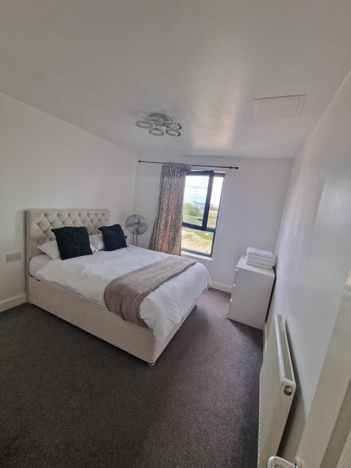 Sim Luxury Apartments Londen Buitenkant foto