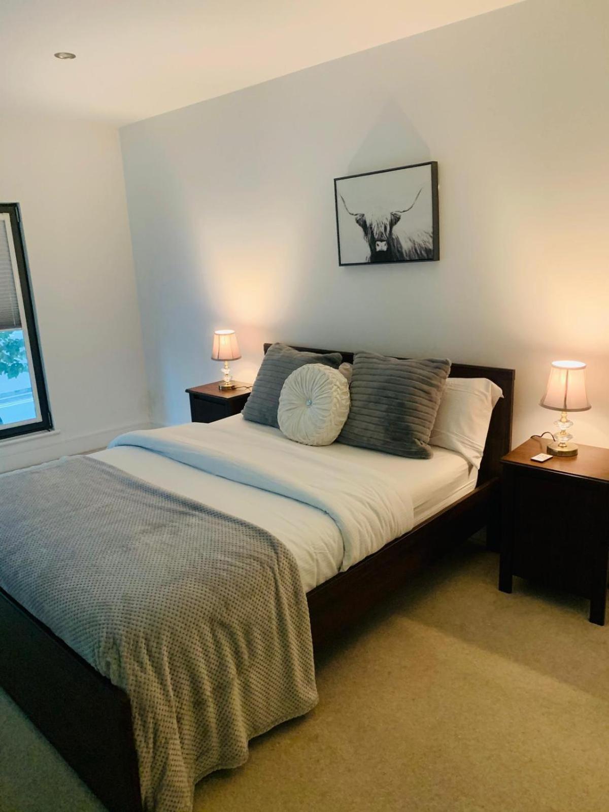 Sim Luxury Apartments Londen Buitenkant foto